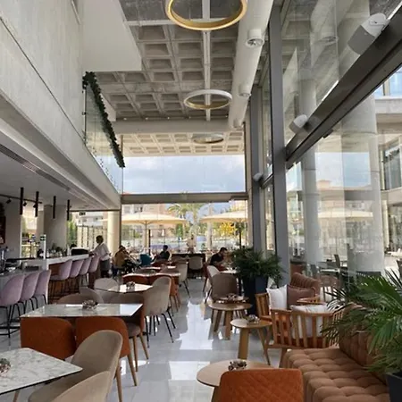 Phaedrus Living Elysia Park Flat Апартаменты